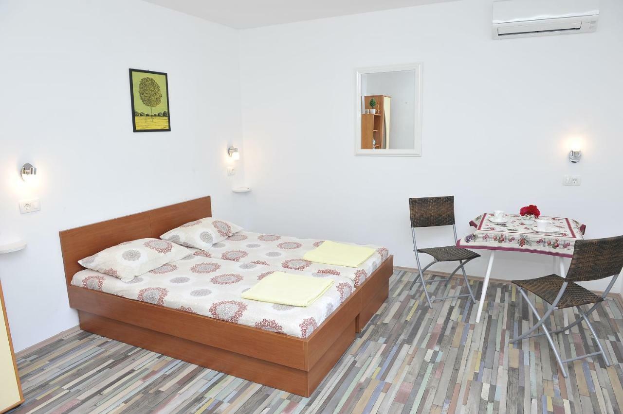 Apartments Neda Ploce  Exterior foto